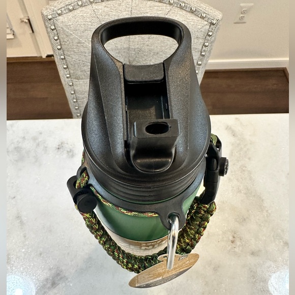 Brand New Zenith Stainless Steel Flip Up Straw Paracord Handle Tumbler - 32oz - Picture 5 of 8